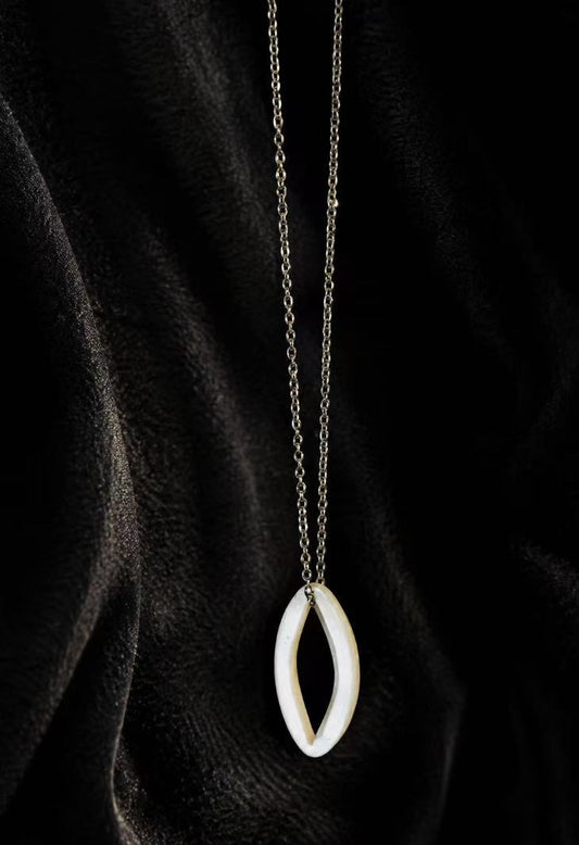 Mother of Pearl Necklace (Classic)