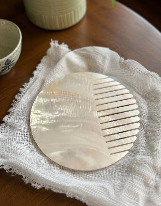 Mother of Pearl Comb & Gua Sha