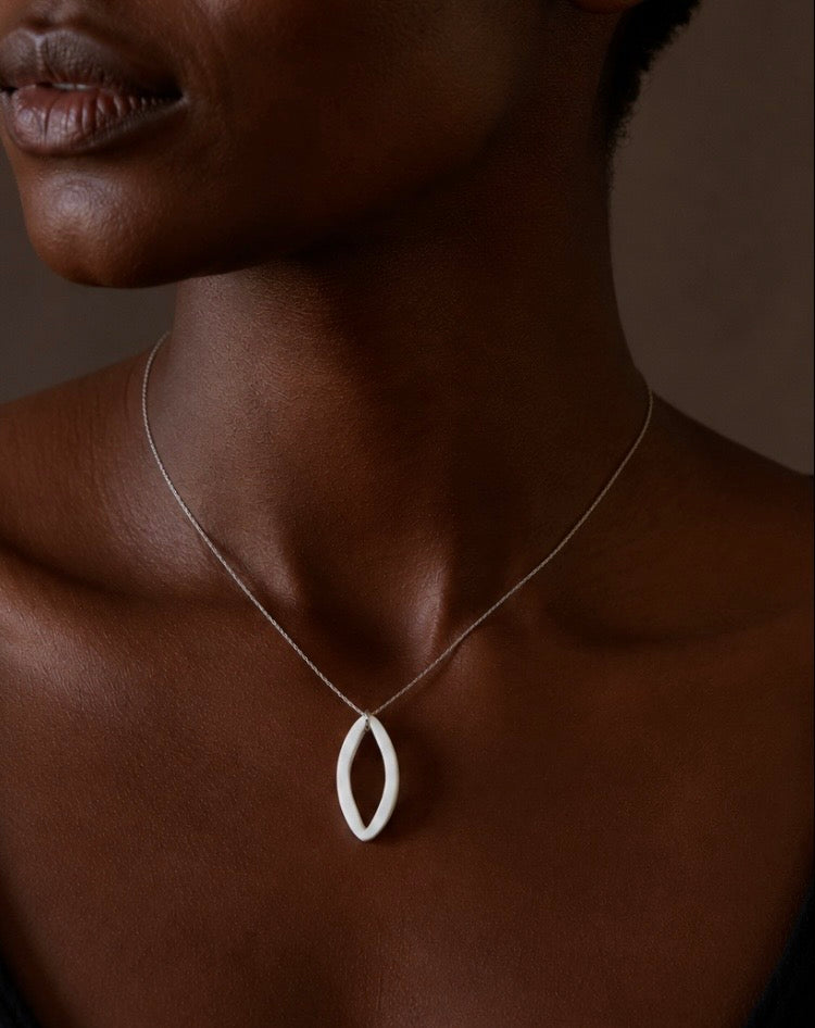 Mother of Pearl Necklace (Classic)
